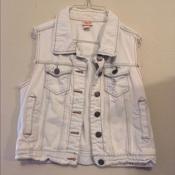 Off White Vest - Picture 2 of 3